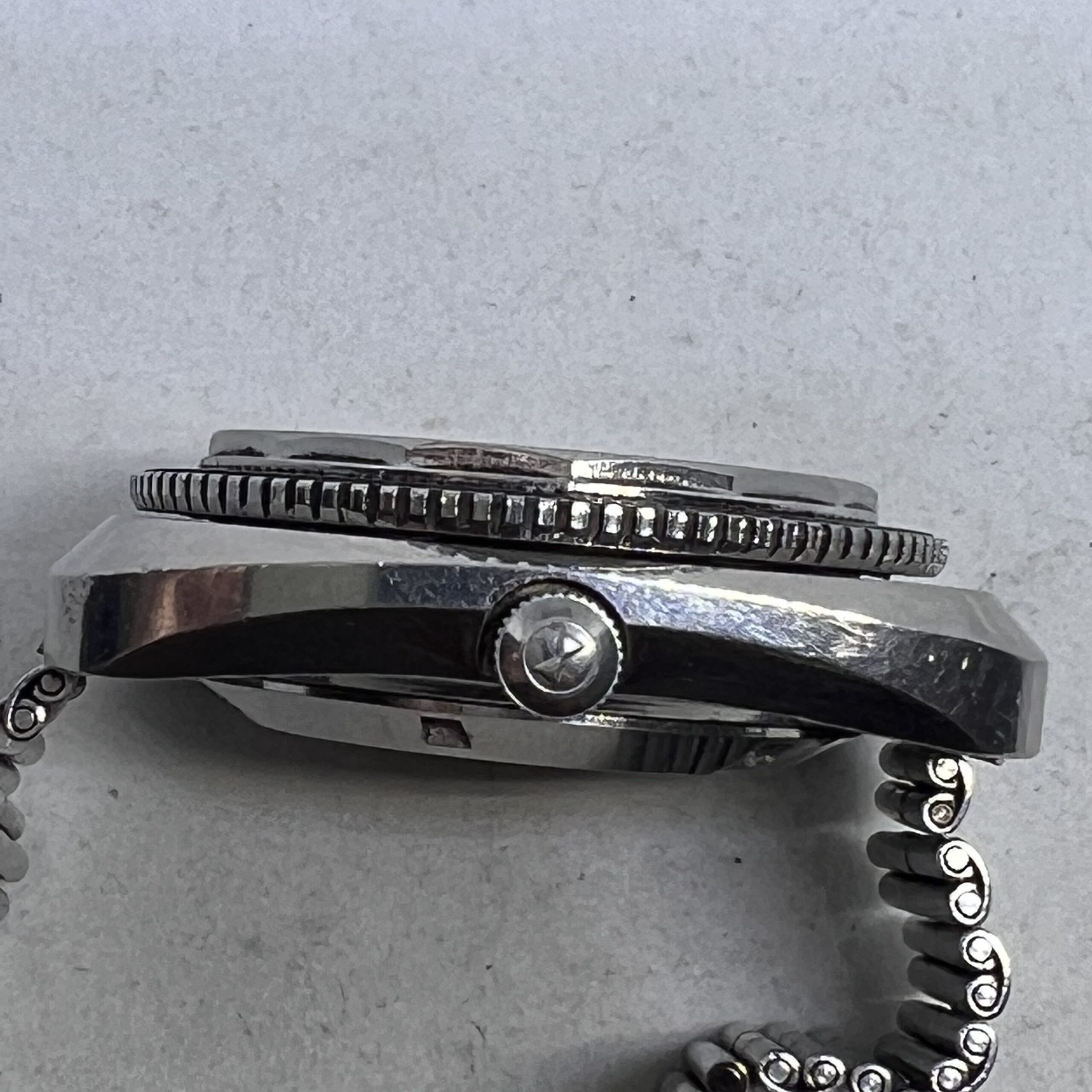 VINTAGE FAVRE LEUBA DEEP BLUE AUTOMATIC MOVEMENT DIVERS WRISTWATCH