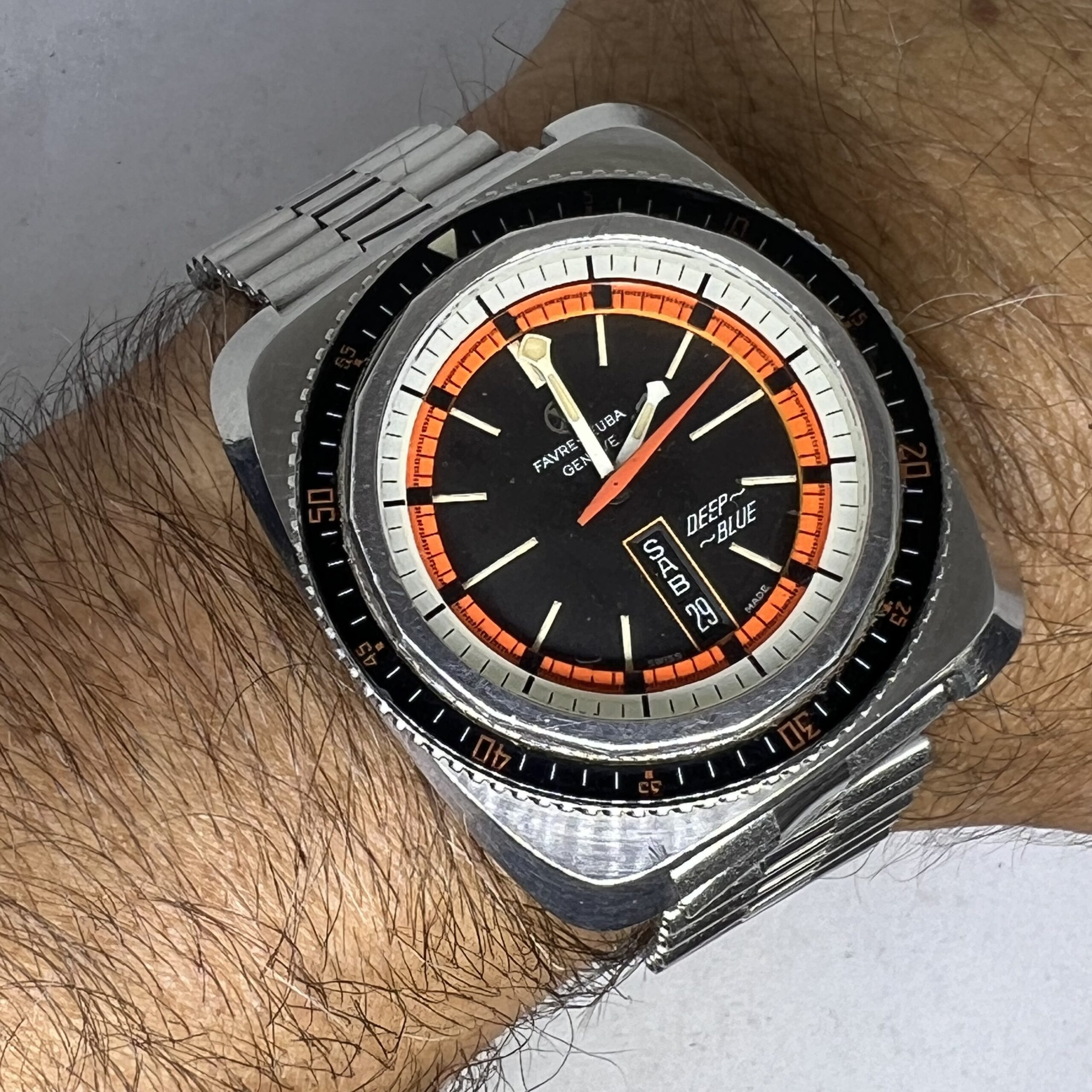 VINTAGE FAVRE LEUBA DEEP BLUE AUTOMATIC MOVEMENT DIVERS WRISTWATCH