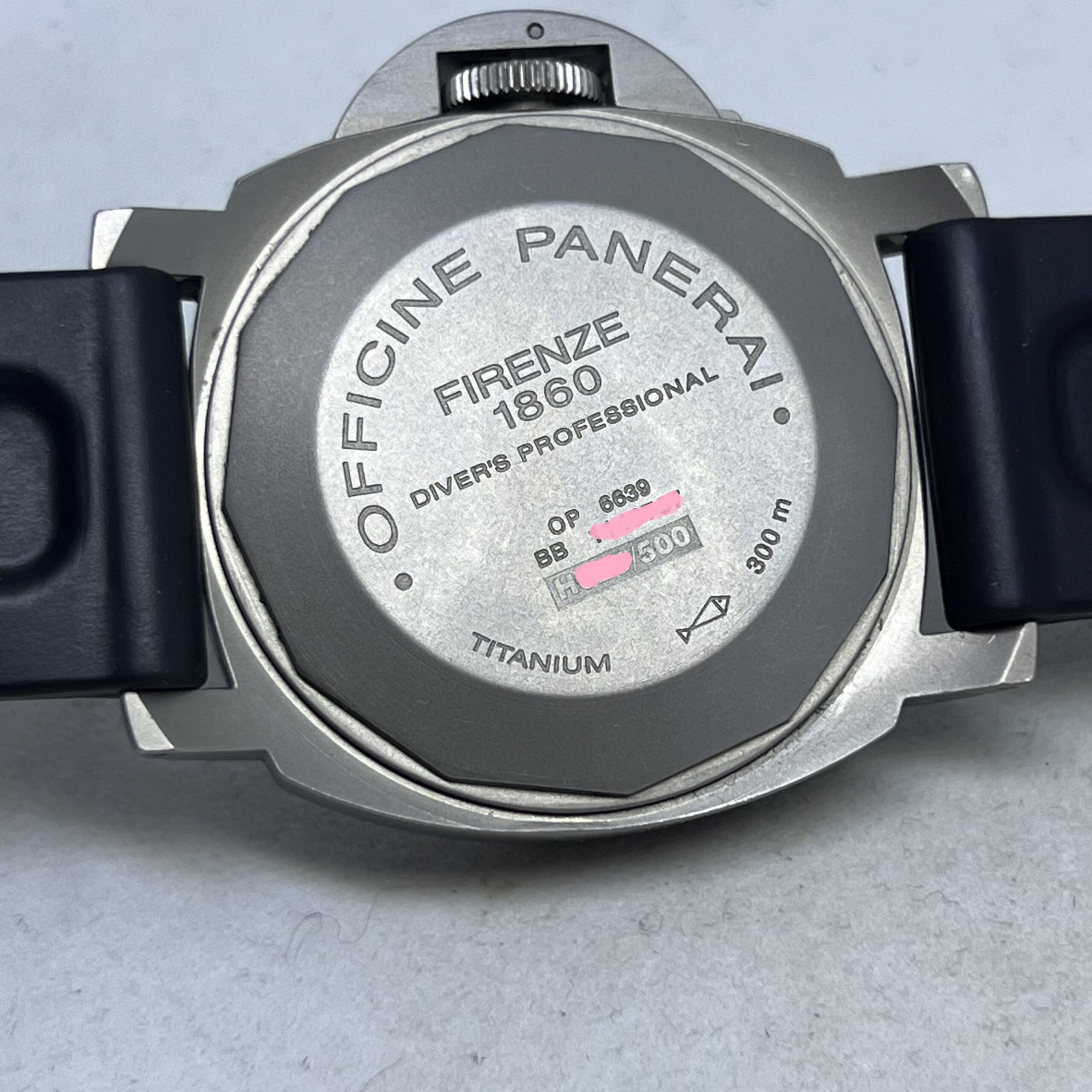 PANERAI LUMINOR SUBMERSIBLE TITANIUM PAM0025 AUTOMATIC MOVEMENT 44MM