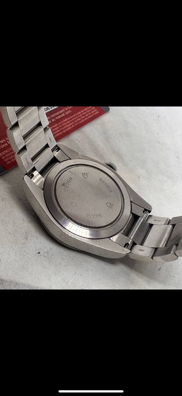 TUDOR HERITAGE BLACK BAY 79220R AUTOMATIC MOVEMENT SMILEY PAPERS